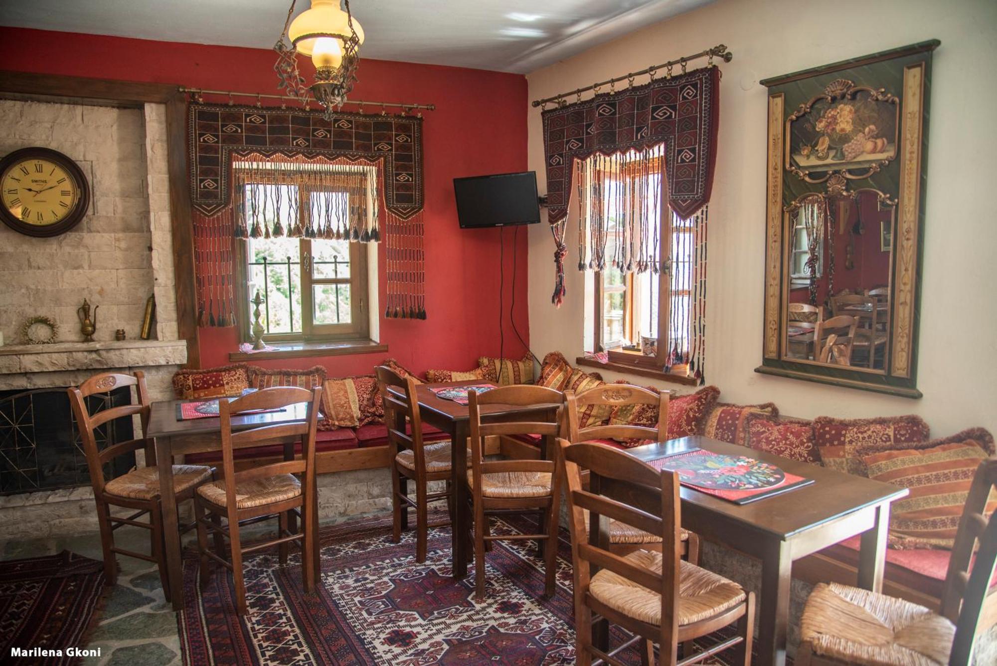 Petradi 1873 Hotel Kalarítai Екстериор снимка