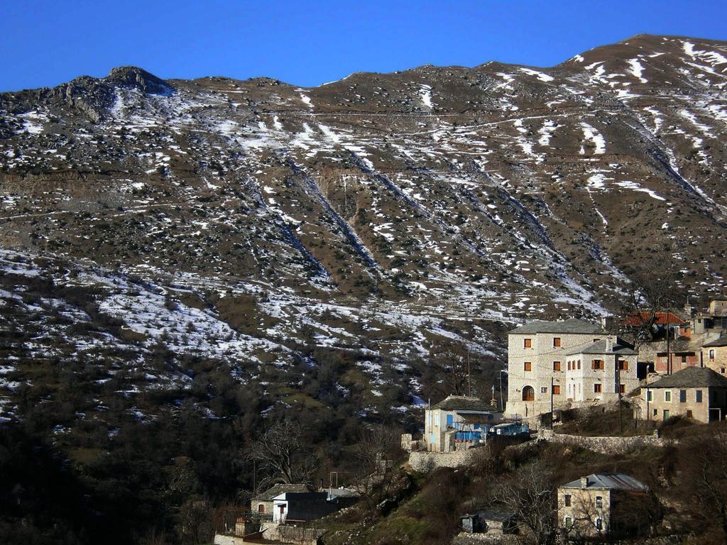 Petradi 1873 Hotel Kalarítai Екстериор снимка