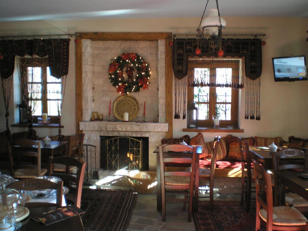 Petradi 1873 Hotel Kalarítai Екстериор снимка