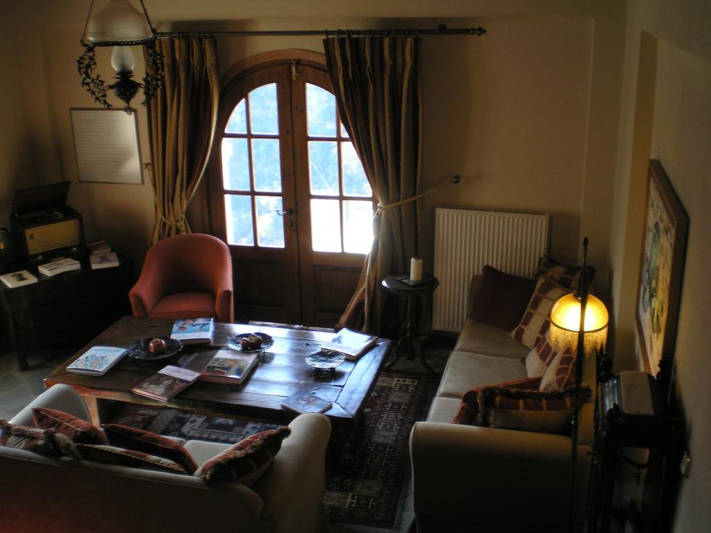 Petradi 1873 Hotel Kalarítai Екстериор снимка