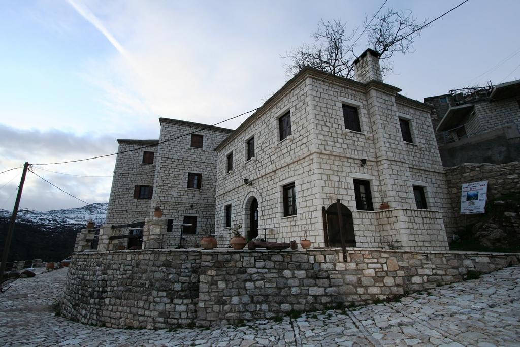 Petradi 1873 Hotel Kalarítai Екстериор снимка