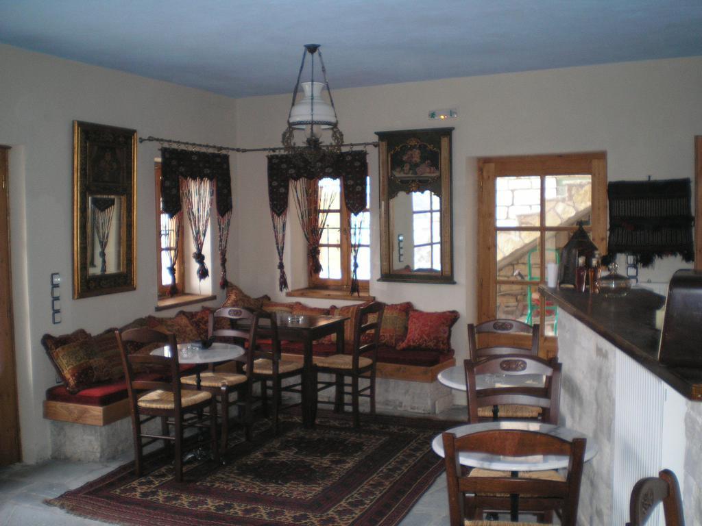 Petradi 1873 Hotel Kalarítai Екстериор снимка